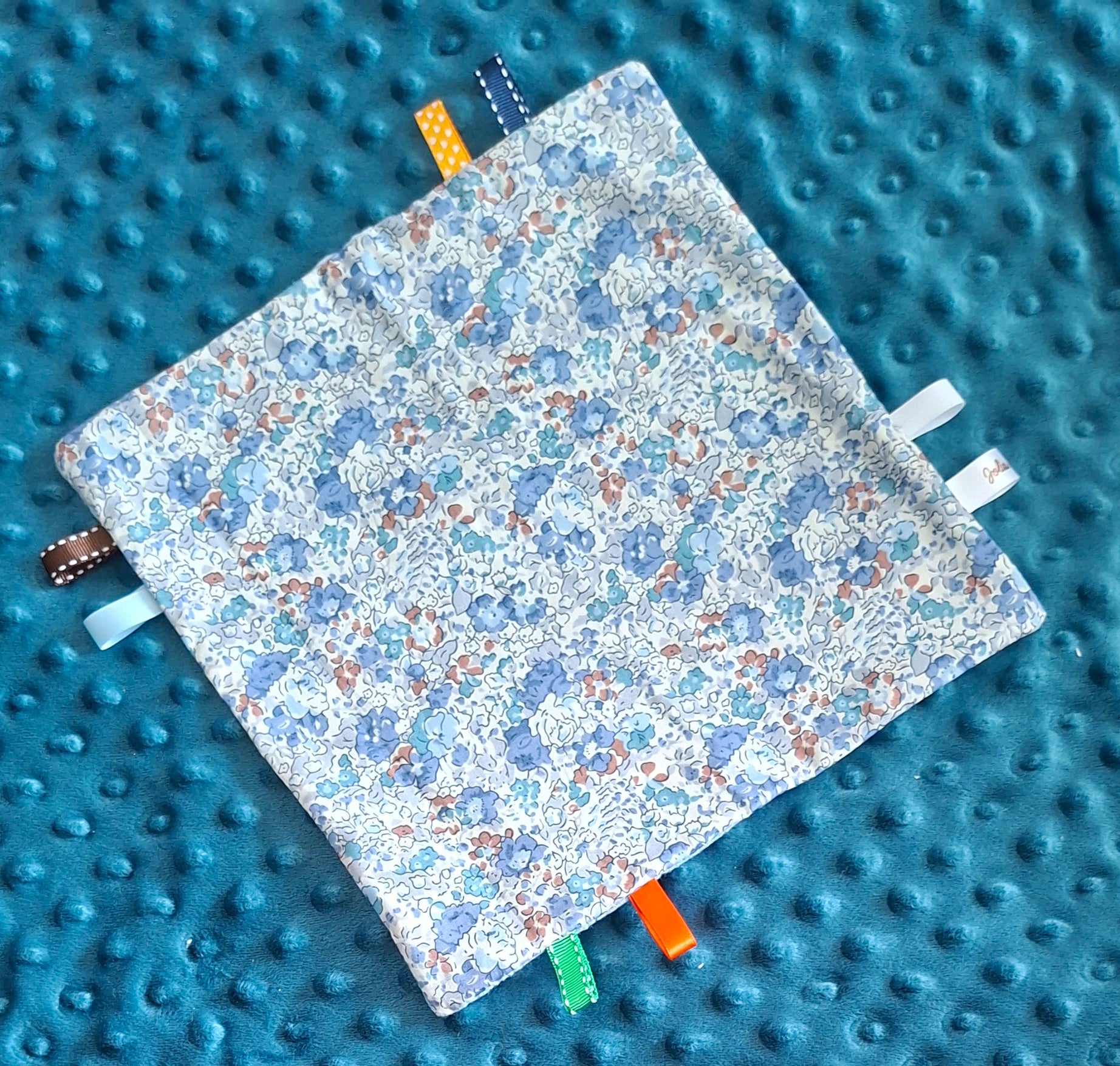 Doudou étiquettes en Liberty